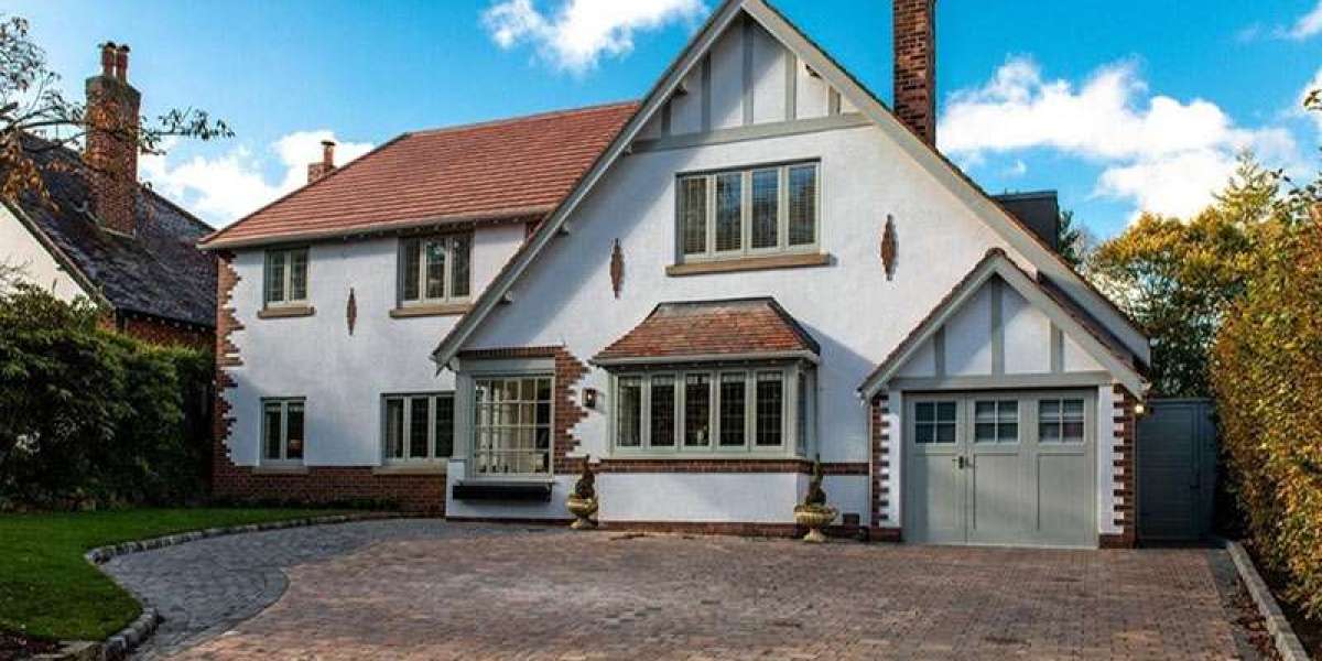 Observational Insights into Bifold Doors: A Trend in Modern Architecture