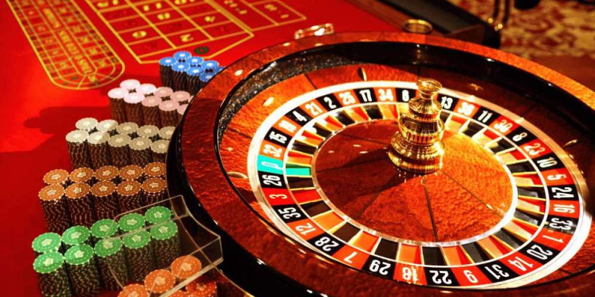 How to Behave at a Casino Table